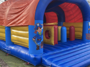 Chateau gonflable : château pirate